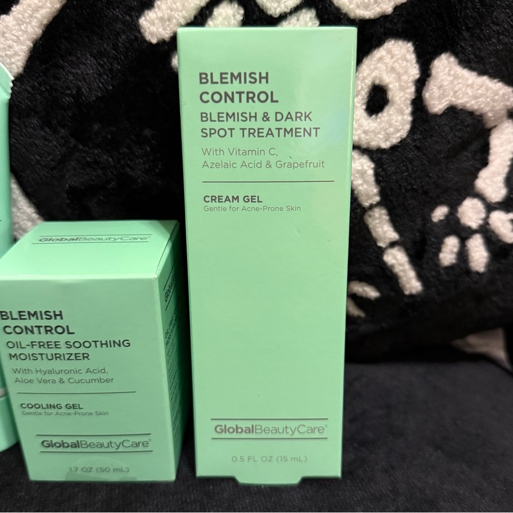 4 Piece Blemish Control Skincare Set - Picture 6 of 6